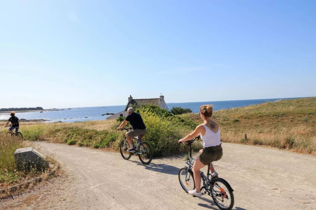 Entretien des vélos après une balade le long des côtes bretonnes